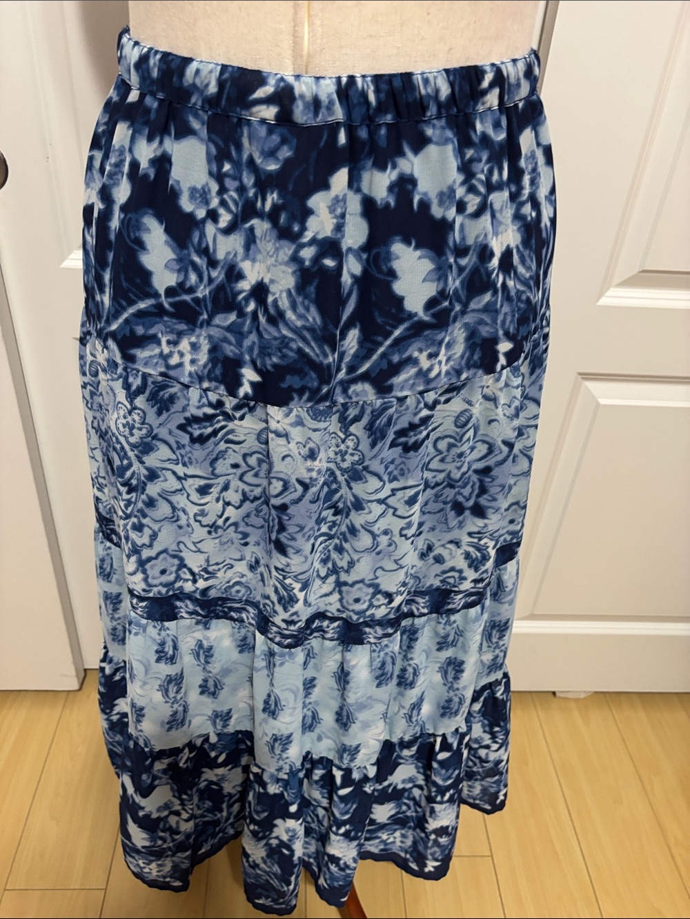 Navy & Light Blue Floral Tiered Maxi Skirt - Women's - Picture 5 of 8